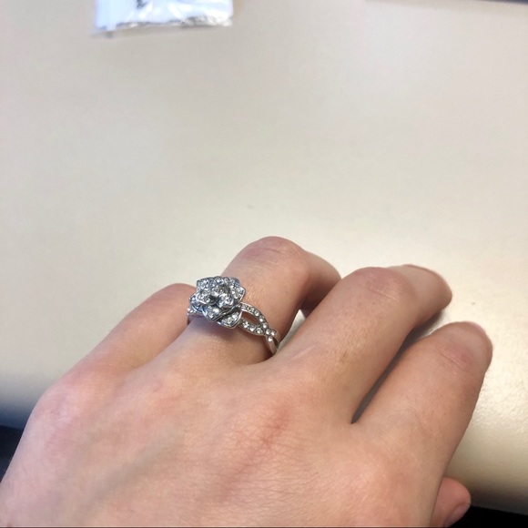 Silver Rose Pedal Ring - Picture 8 of 8